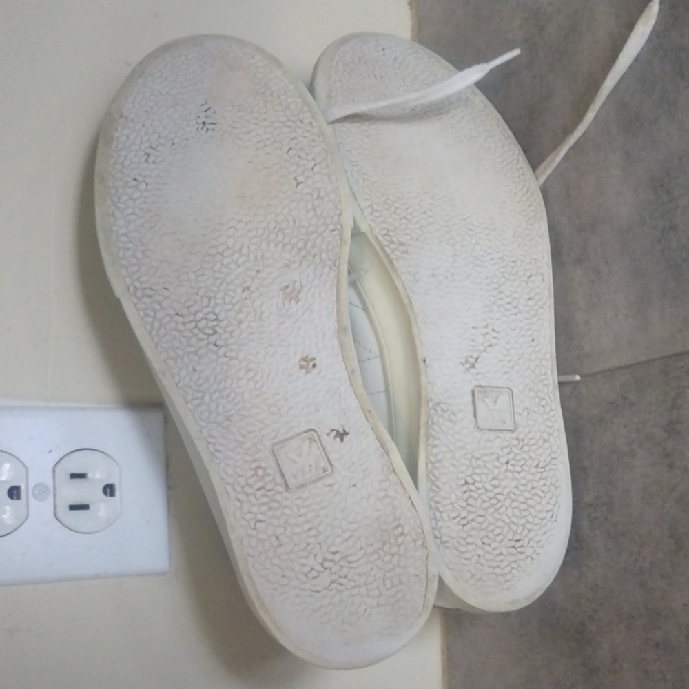 VEJA  Shoes - Picture 7 of 12